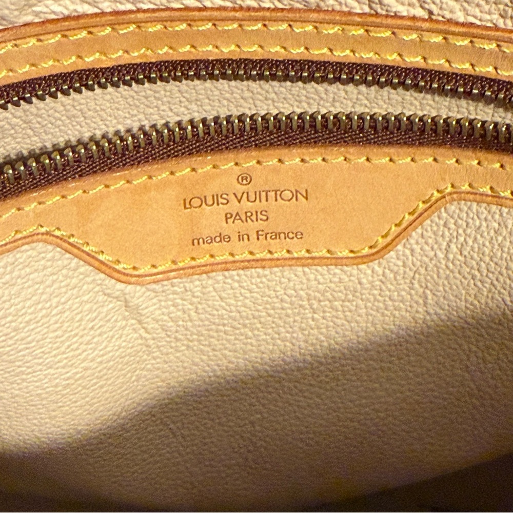 LV Monogram Bucket Bag w/ Tan Accents
Date Code:FL0012. - Picture 7 of 12
